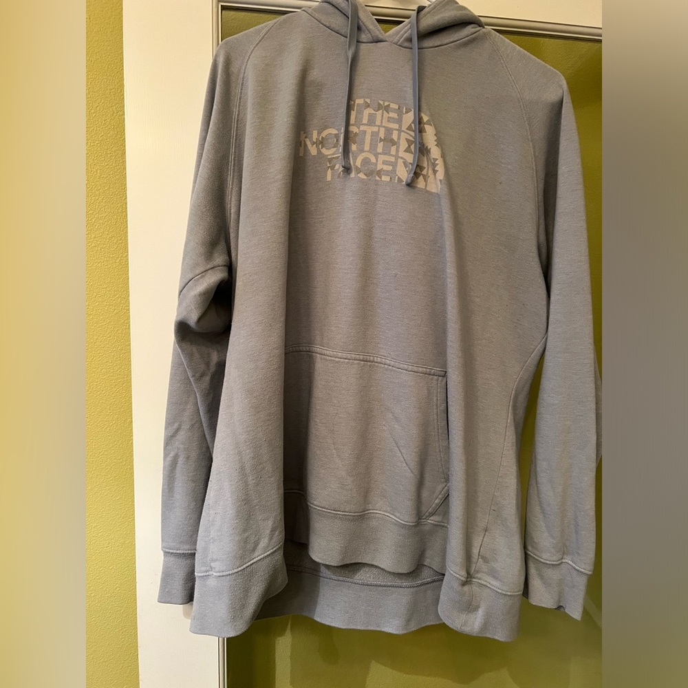 Women’s North Face hoodie size XXL